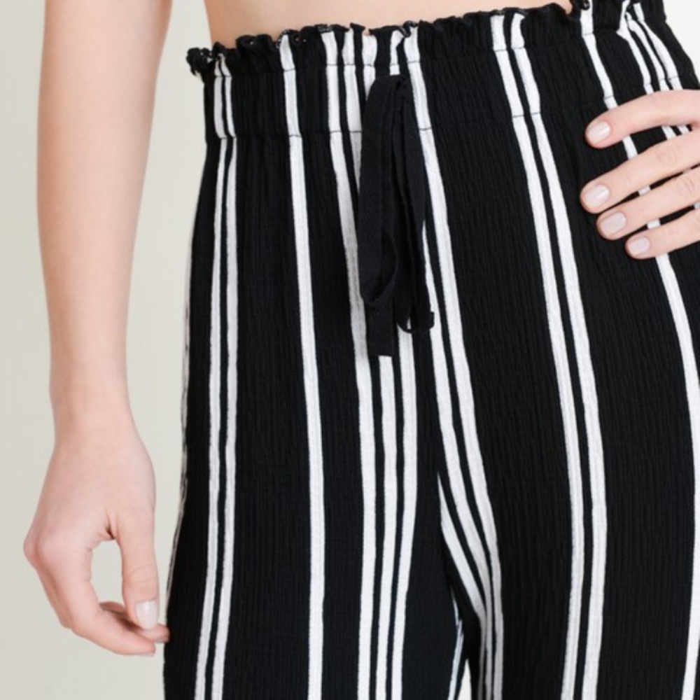 ❗️Two Left❗️NWT Black and White Stripe Ankle Pants - Picture 2 of 3